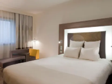 โนโวเทล ดูไบ อัลบาร์ชา โรงแรมในดูไบ