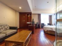 维也纳国际酒店(上海虹桥国展中心漕宝路店) - 豪华大床房