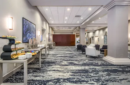 Sonesta Columbus Downtown Отели рядом с достопримечательностью «Большой Колумбийский Конвенционный Центр»