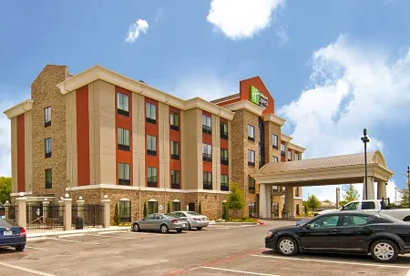 Holiday Inn Express & Suites San Antonio - Frost Bank Ctr