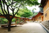 Gapyeong Dume Mountain Pension Cheongpyeong Station附近的飯店
