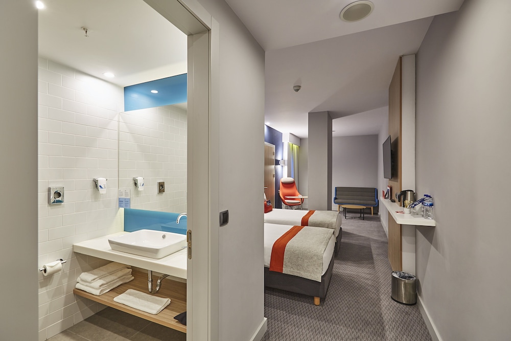 Holiday Inn Express Istanbul - Atakoy Metro, an Ihg Hotel