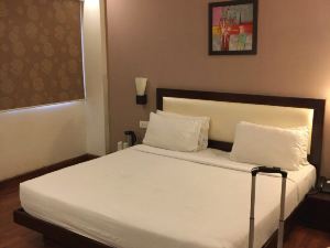 Hotel Amazone Residency - DLF Phase 3