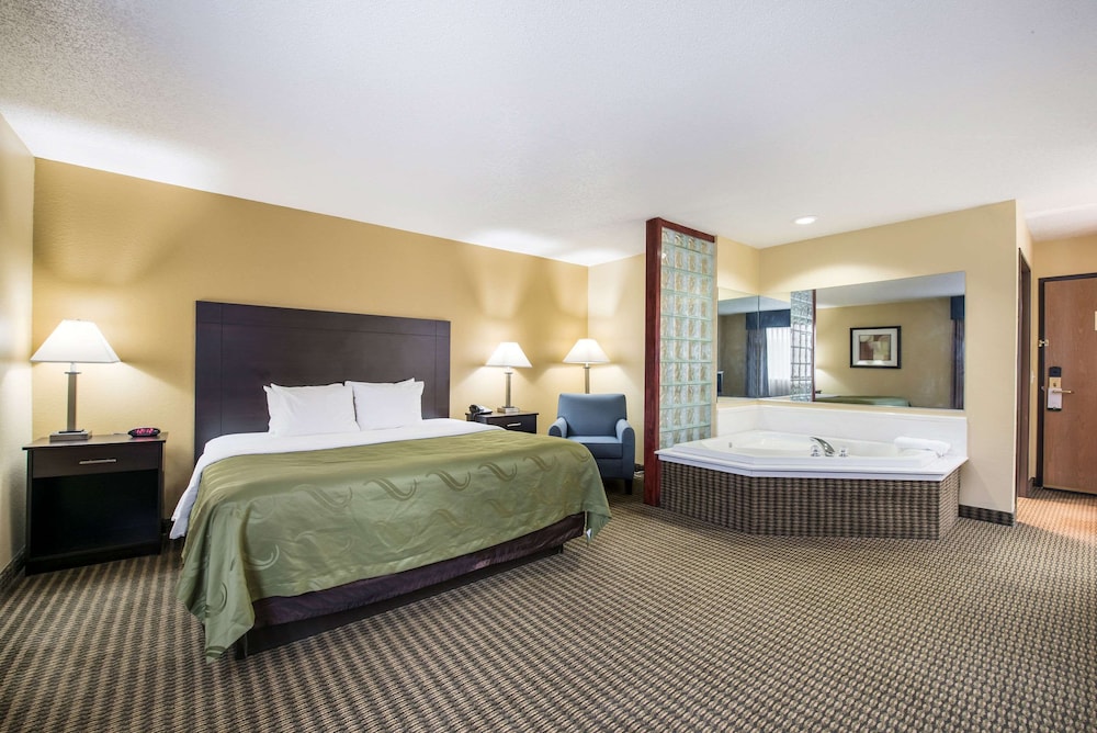 Quality Inn & Suites Menomonie