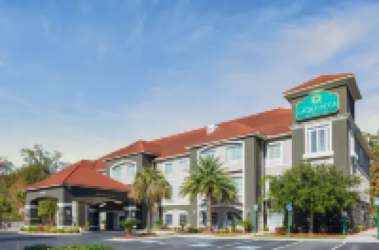 La Quinta Inn & Suites by Wyndham Savannah Airport - Pooler