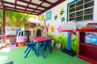 True Blue Bay Resort فنادق في Lance aux Epines