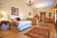 Sacred Mountain Lodge Hotels in Kommetjie
