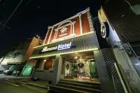 Banana Biztel, Jukdo Market, Pohang
