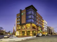 Holiday Inn Express & Suites CHARLOTTE - SOUTH END by IHG Hotels near Bank of America Stadium
