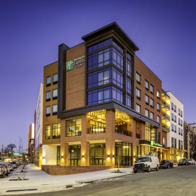 Holiday Inn Express & Suites CHARLOTTE - SOUTH END by IHG Hotels near Bryant Park