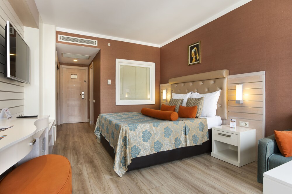 Orange County Kemer - Adult Only