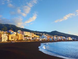 Precioso apartamento de 2 plantas con vistas al mar.