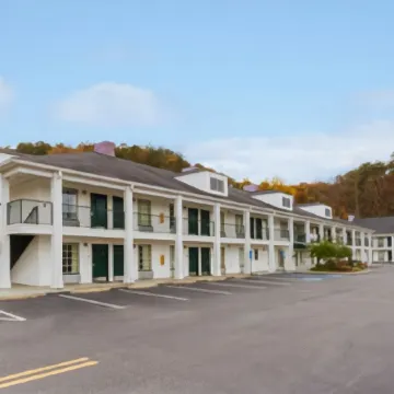 Howard Johnson by Wyndham Dalton