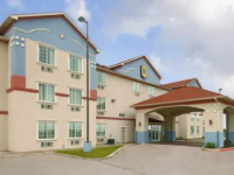 阿爾瓦拉多速8酒店 約翰遜縣酒店