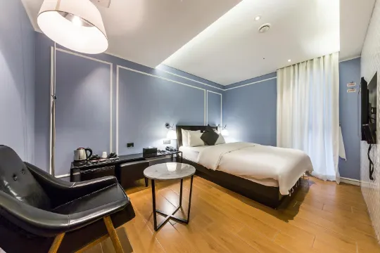 トラン ブルー ホテル