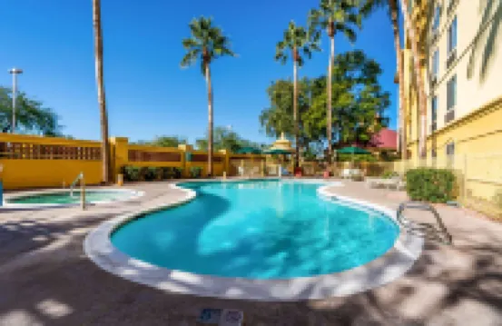 La Quinta Inn & Suites by Wyndham Phoenix West Peoria