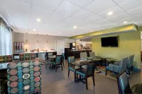 La Quinta Inn & Suites by Wyndham Lebanon - breakfast