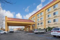 La Quinta Inn & Suites by Wyndham Boise Towne Square - Bãi đậu xe