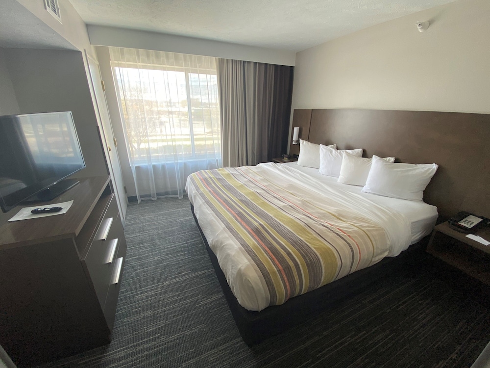 Country Inn & Suites by Radisson, Council Bluffs, IA