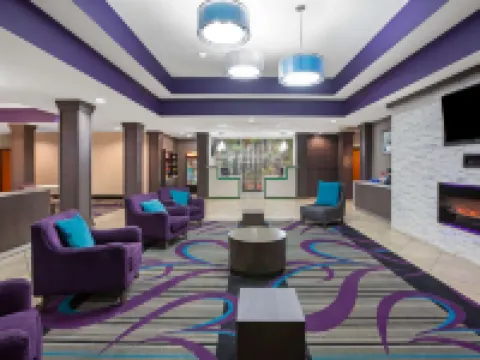 La Quinta Inn & Suites by Wyndham Pasadena North Hoteles en Pasadena