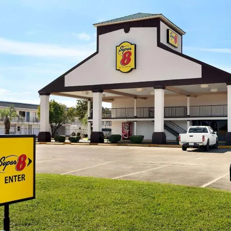 Super 8 by Wyndham Gulfport Biloxi Airport