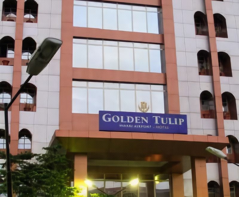 Signatious Hotel and Suites Delta - Housity