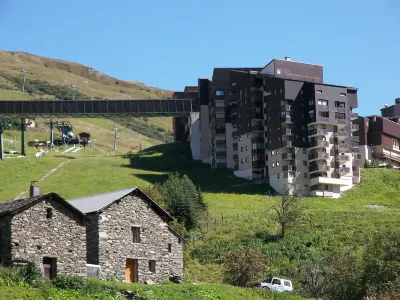 Ski Soleil 1 - 1511 Hôtels à proximité de : La Piscine