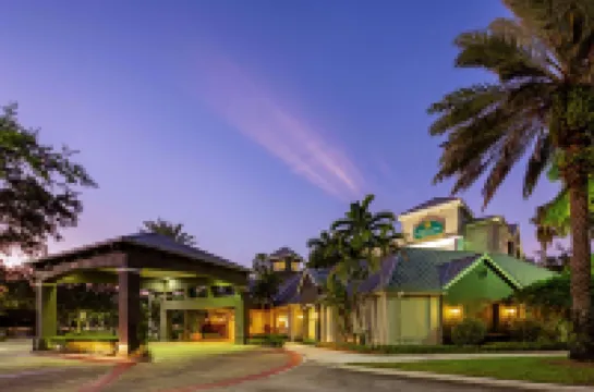 La Quinta Inn & Suites by Wyndham Ft. Lauderdale Plantation プランテーションのホテル