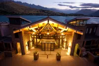 The Rees Hotel, Luxury Apartments & Lakeside Residences Hotel berhampiran Queenstown Skydive