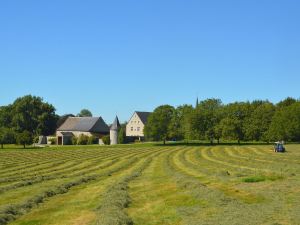 Cozy Holiday Home in Somme-Leuze with Private Garden