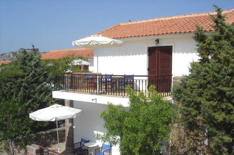 Delfinia Hotel & Bungalows