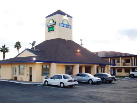 Econo Lodge Phoenix North I-17 Hotels in North Mountain