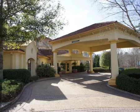 La Quinta Inn & Suites by Wyndham Raleigh Cary ケーリーのホテル