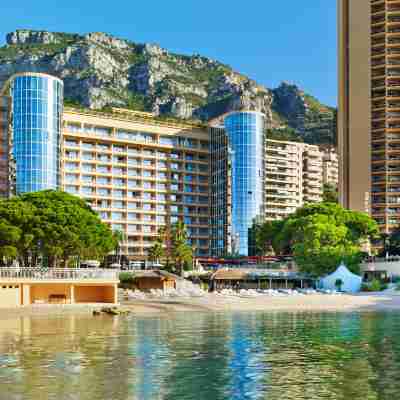 Le Méridien Beach Plaza Hotel Exterior
