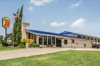 Super 8 by Wyndham San Marcos Hotels in Martindale