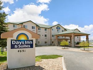 Days Inn & Suites by Wyndham Castle Rock