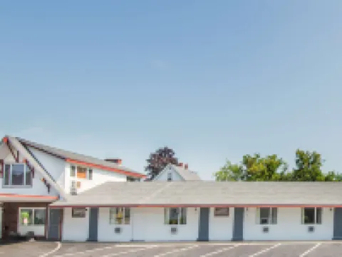 Relax Inn Hotels in Brunswick