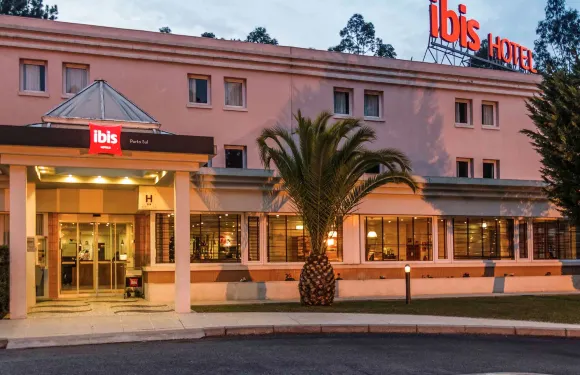 宜必思波爾圖扎歐陸公園酒店