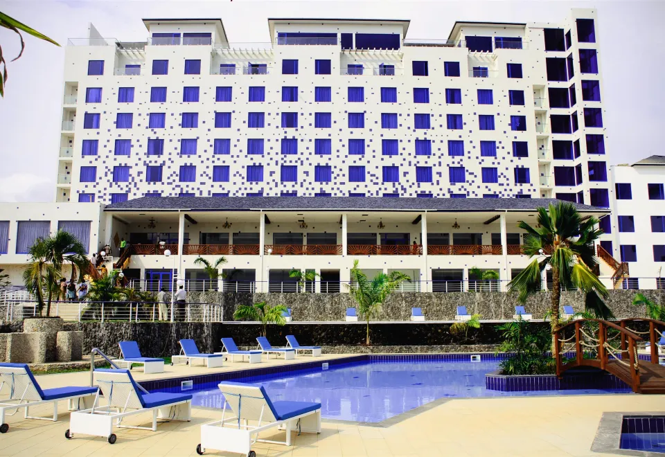 Okatakyie Hotel - Housity