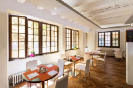 Hôtel de l'Europe by HappyCulture