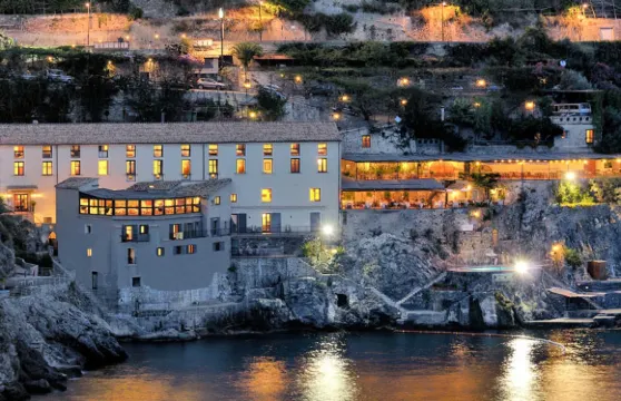 瑪莫拉塔拉維羅藝術酒店