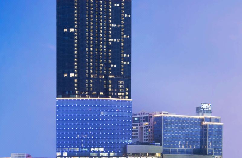 Four Points by Sheraton Surabaya, Tunjungan Plaza