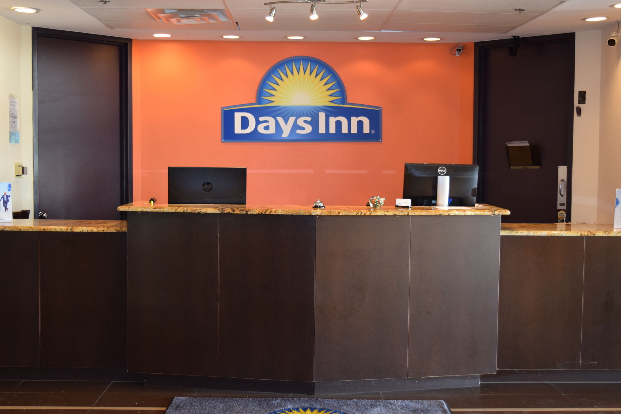 Days Inn by Wyndham Sherman