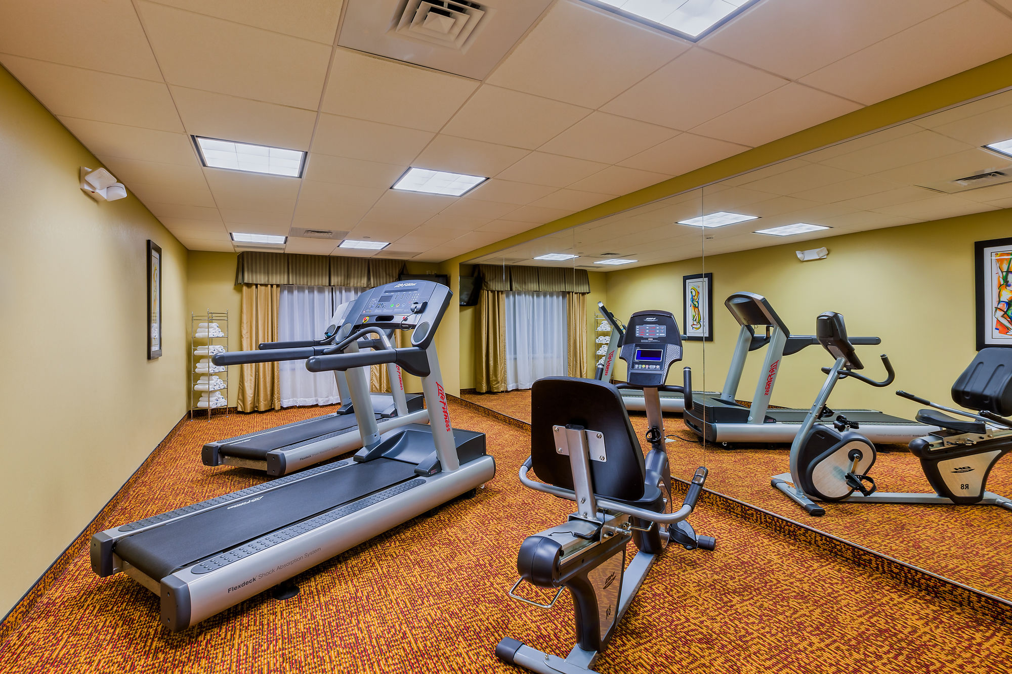 Holiday Inn Express Hotel & Suites Salina, an Ihg Hotel