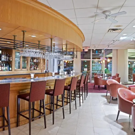 Holiday Inn & Suites VANCOUVER DOWNTOWN by IHG