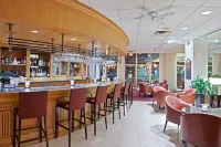 Holiday Inn & Suites Vancouver Downtown
