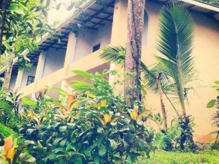 Villa Birdlake Отели рядом со станцией Hikkaduwa Railway Station