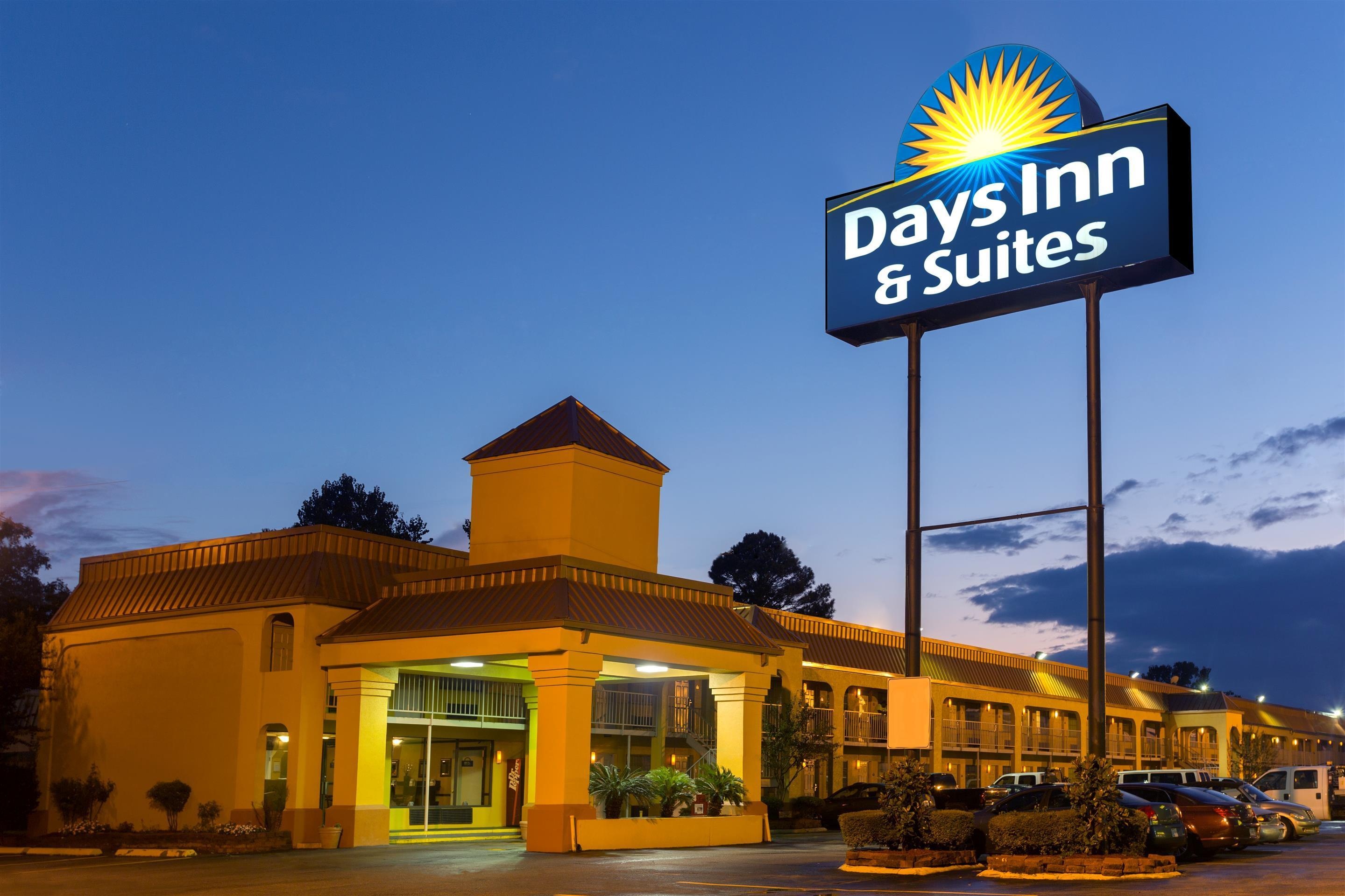 Days Inn & Suites by Wyndham Vicksburg