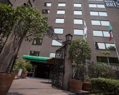 فندق بريستول Hotels near سان رافائيل
