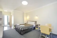 Werribee Motel and Apartments Hotel a Little River